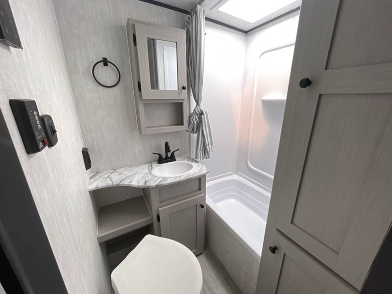 Coachmen Apex Nano 194BHS