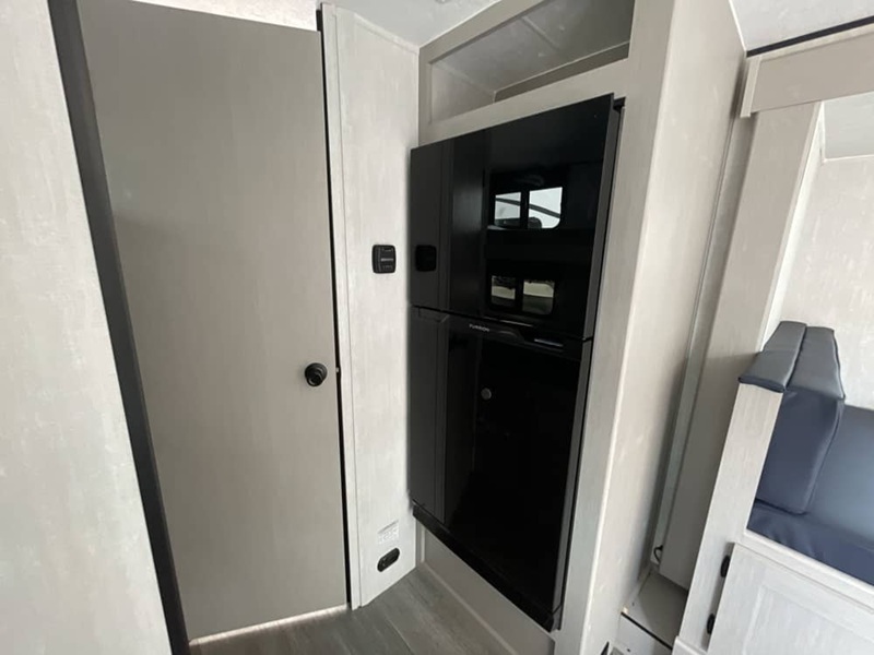 Coachmen Apex Nano 194BHS