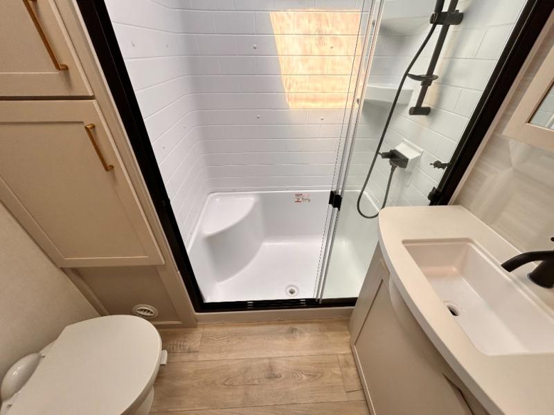 FOREST RIVER ROCKWOOD SIGNATURE 281SRK