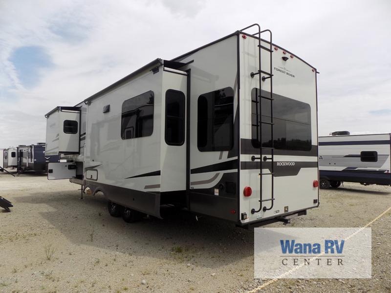 FOREST RIVER ROCKWOOD SIGNATURE R372RL
