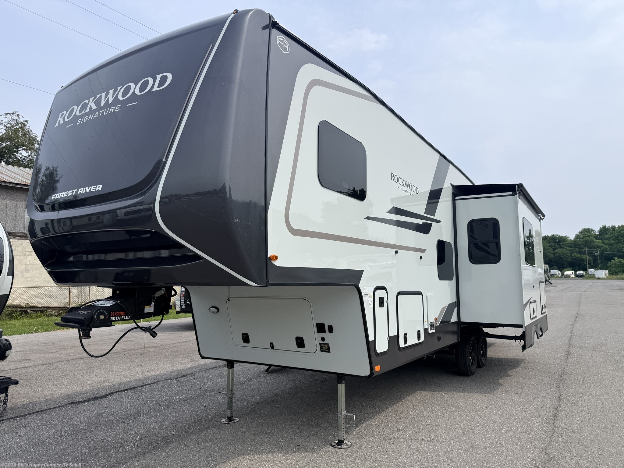 FOREST RIVER ROCKWOOD SIGNATURE R374DBH
