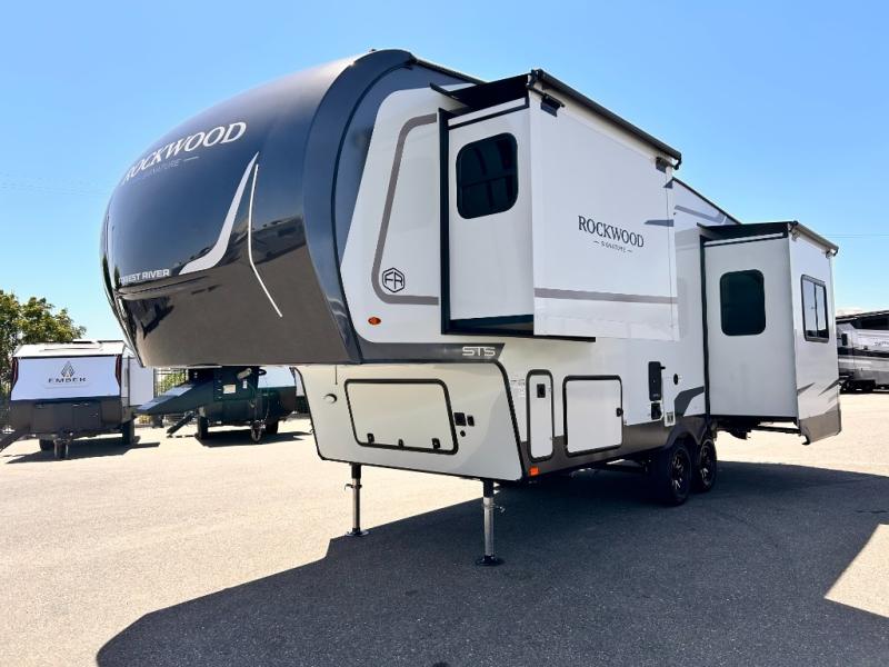 FOREST RIVER ROCKWOOD SIGNATURE 281SRK