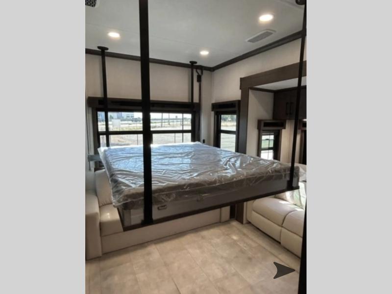 FOREST RIVER RIVERSTONE 442MC