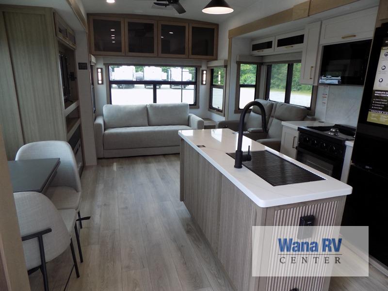FOREST RIVER ROCKWOOD SIGNATURE R372RL