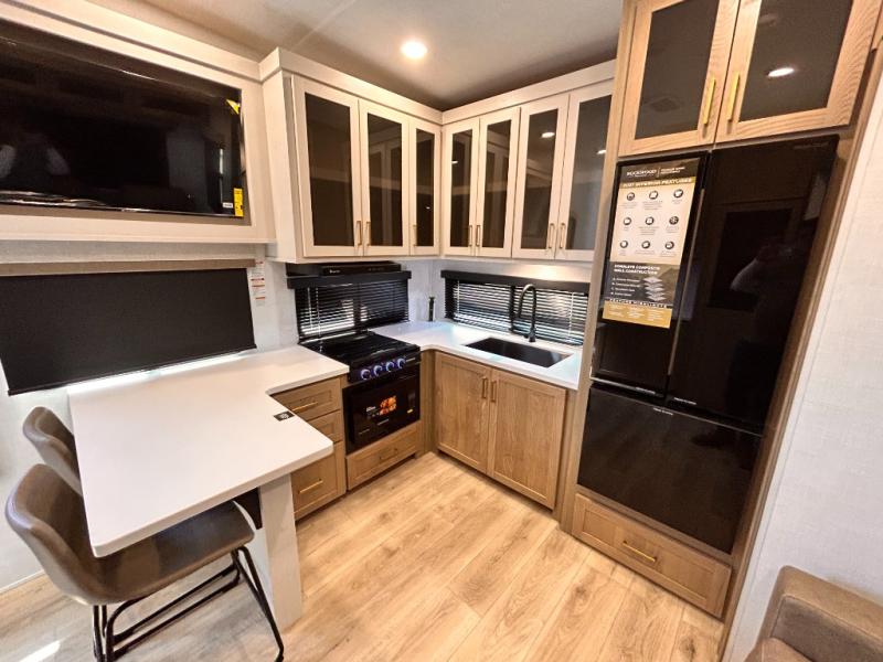FOREST RIVER ROCKWOOD SIGNATURE 281SRK