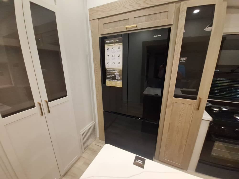 FOREST RIVER ROCKWOOD SIGNATURE 402SFL
