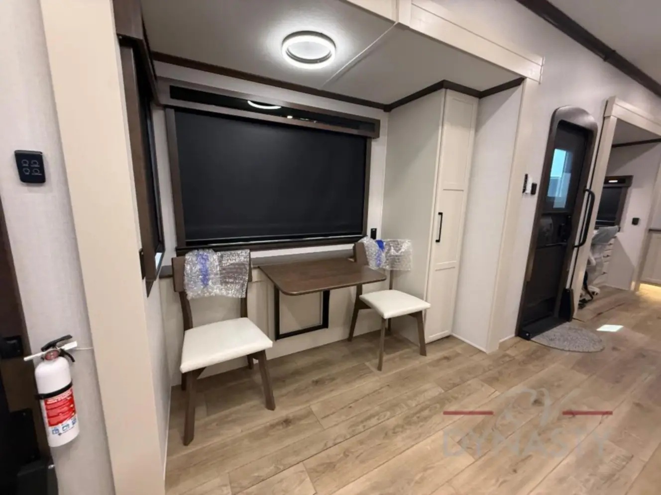 FOREST RIVER RIVERSTONE 420RE