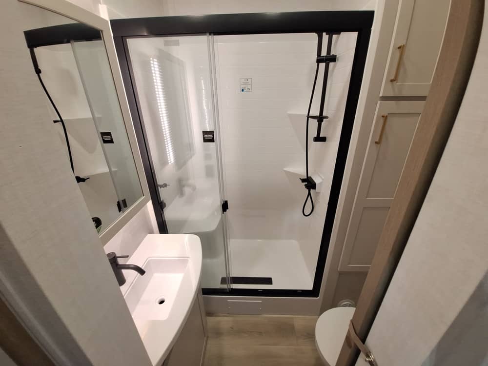 FOREST RIVER ROCKWOOD SIGNATURE 402SFL