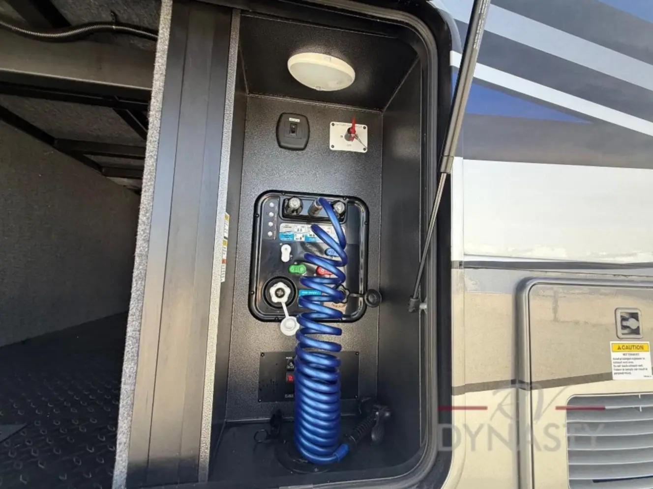 FOREST RIVER RIVERSTONE 420RE