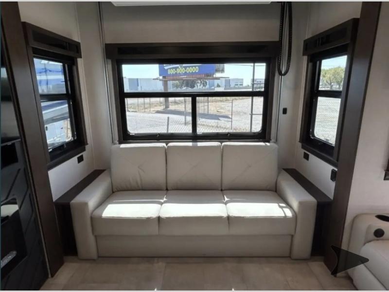 FOREST RIVER RIVERSTONE 442MC