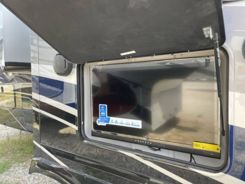 FOREST RIVER RIVERSTONE 419RD