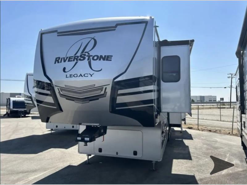 FOREST RIVER RIVERSTONE 442MC