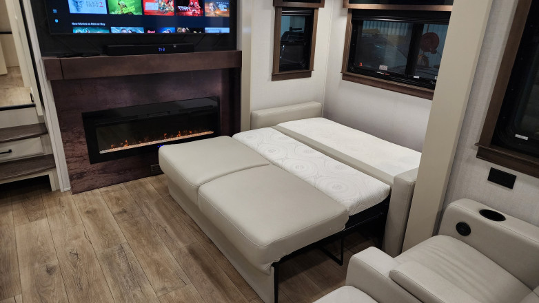 FOREST RIVER RIVERSTONE 42FSKG