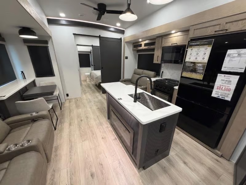 FOREST RIVER ROCKWOOD SIGNATURE 403SDB