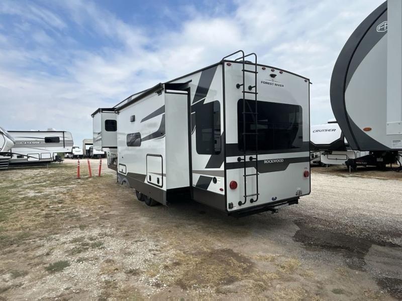 FOREST RIVER ROCKWOOD SIGNATURE 401SFB