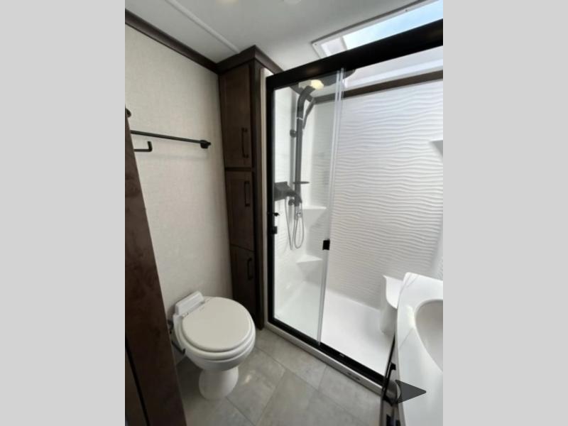 FOREST RIVER RIVERSTONE 442MC