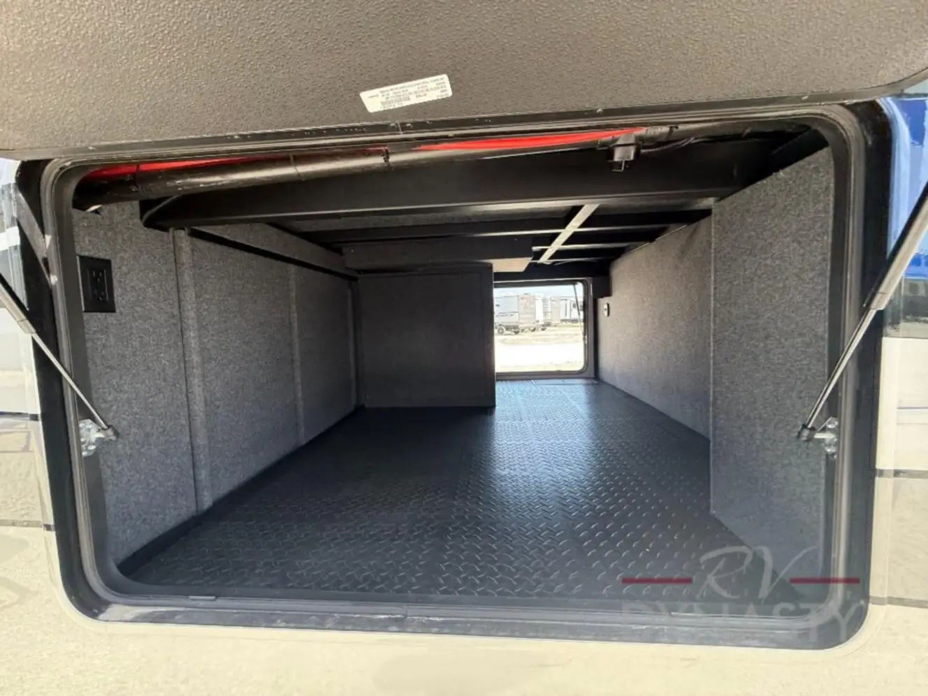 FOREST RIVER RIVERSTONE 420RE