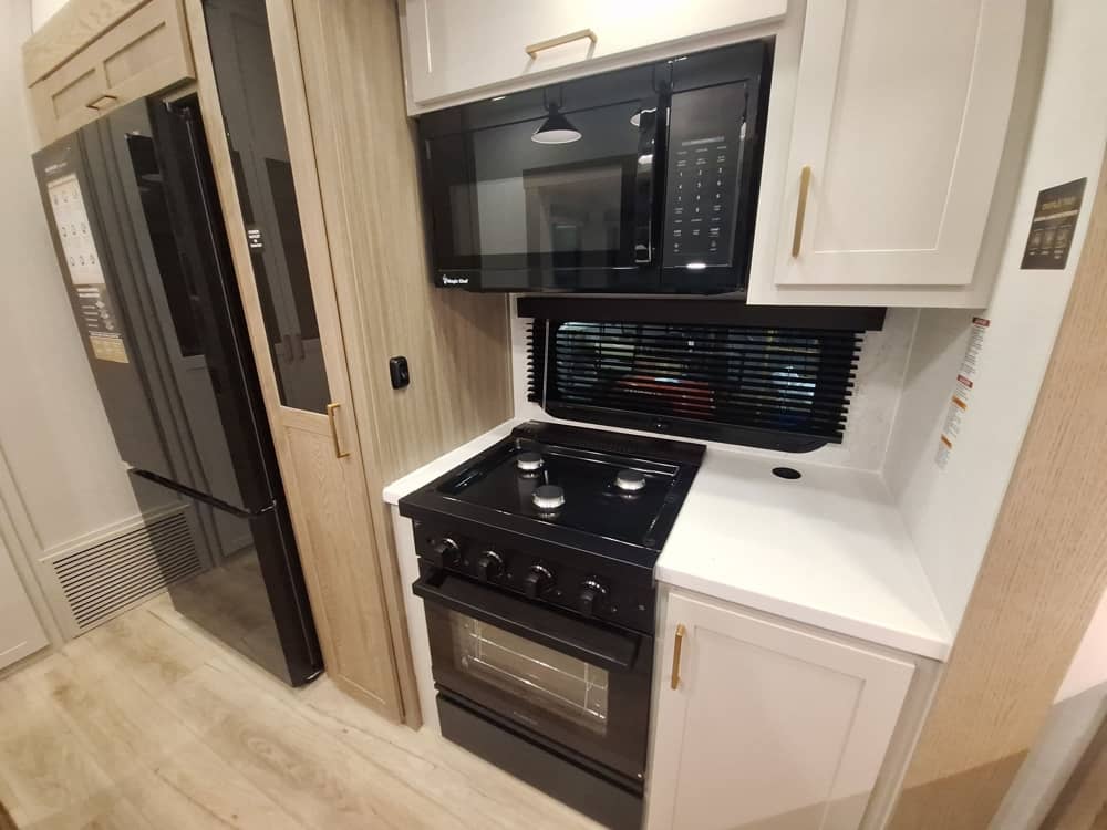 FOREST RIVER ROCKWOOD SIGNATURE 402SFL
