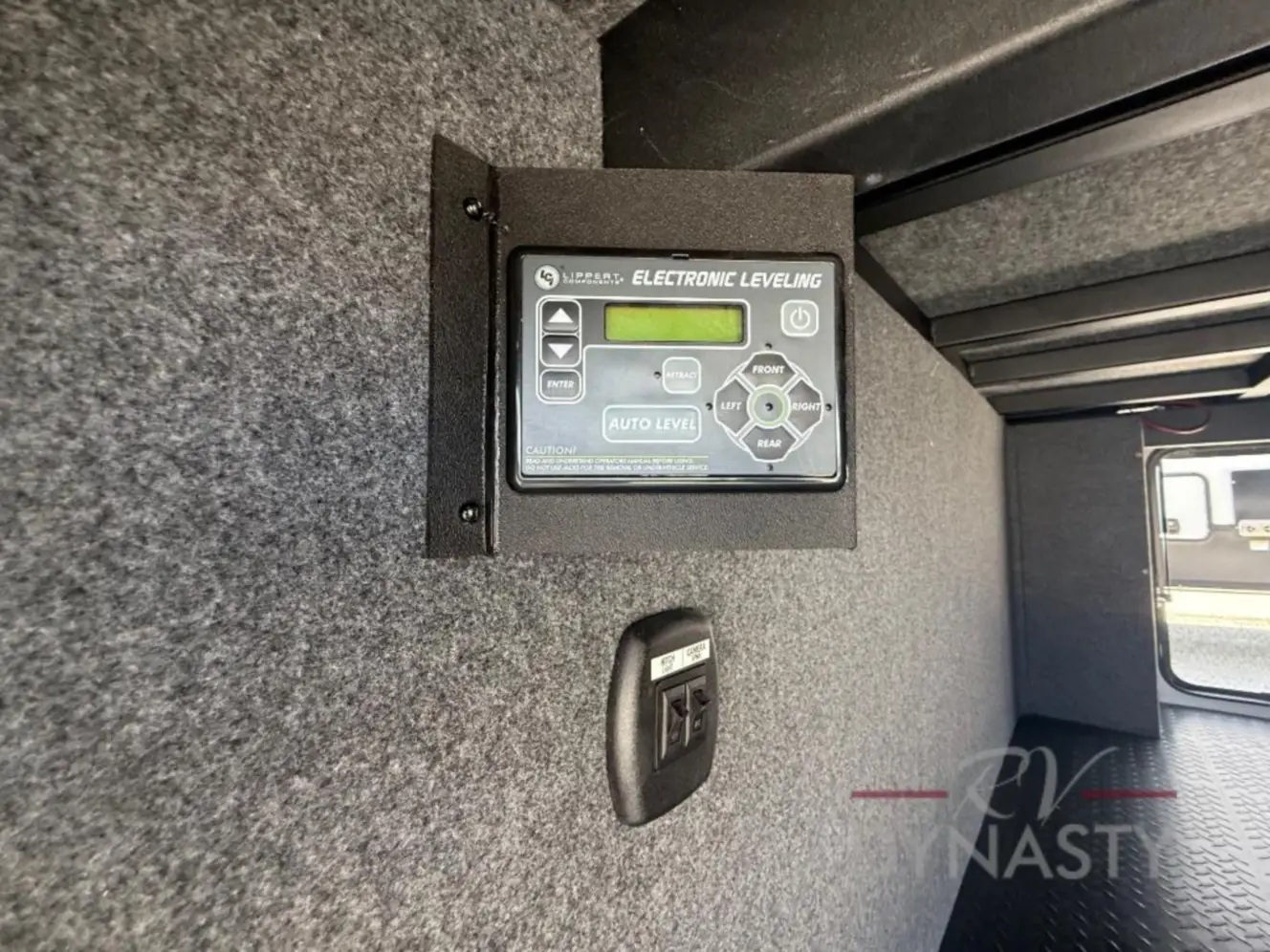 FOREST RIVER RIVERSTONE 420RE