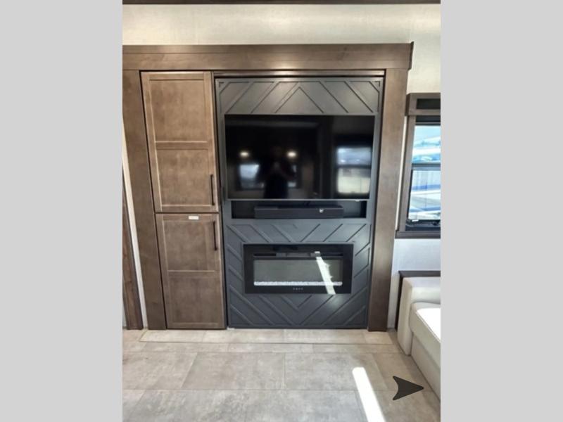 FOREST RIVER RIVERSTONE 442MC