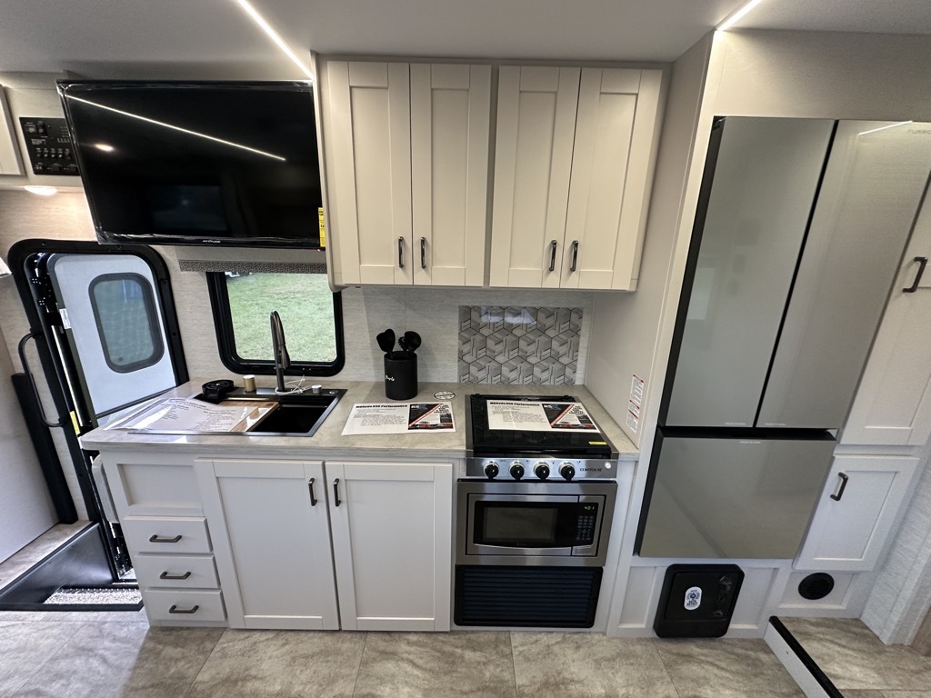 Gulf Stream Conquest 6320