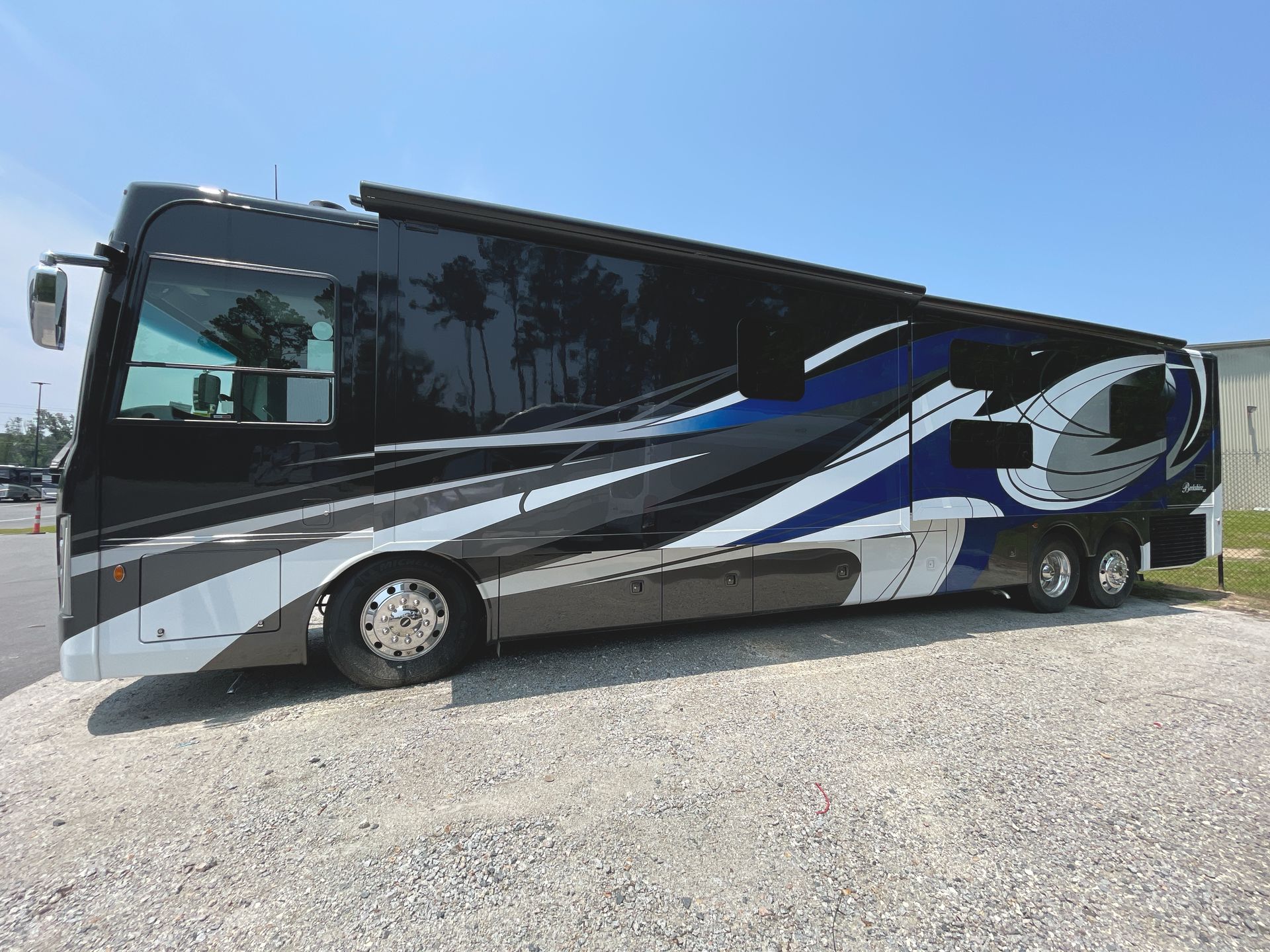 Forest River Berkshire XLT 45A