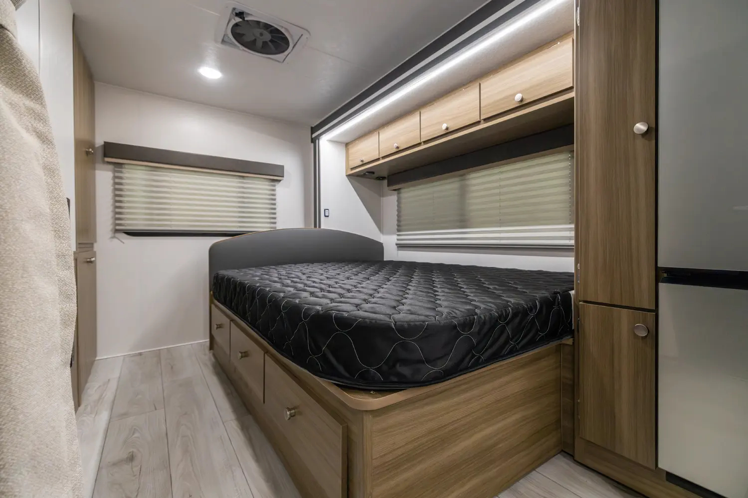 COACHMEN FREELANDER 23FS