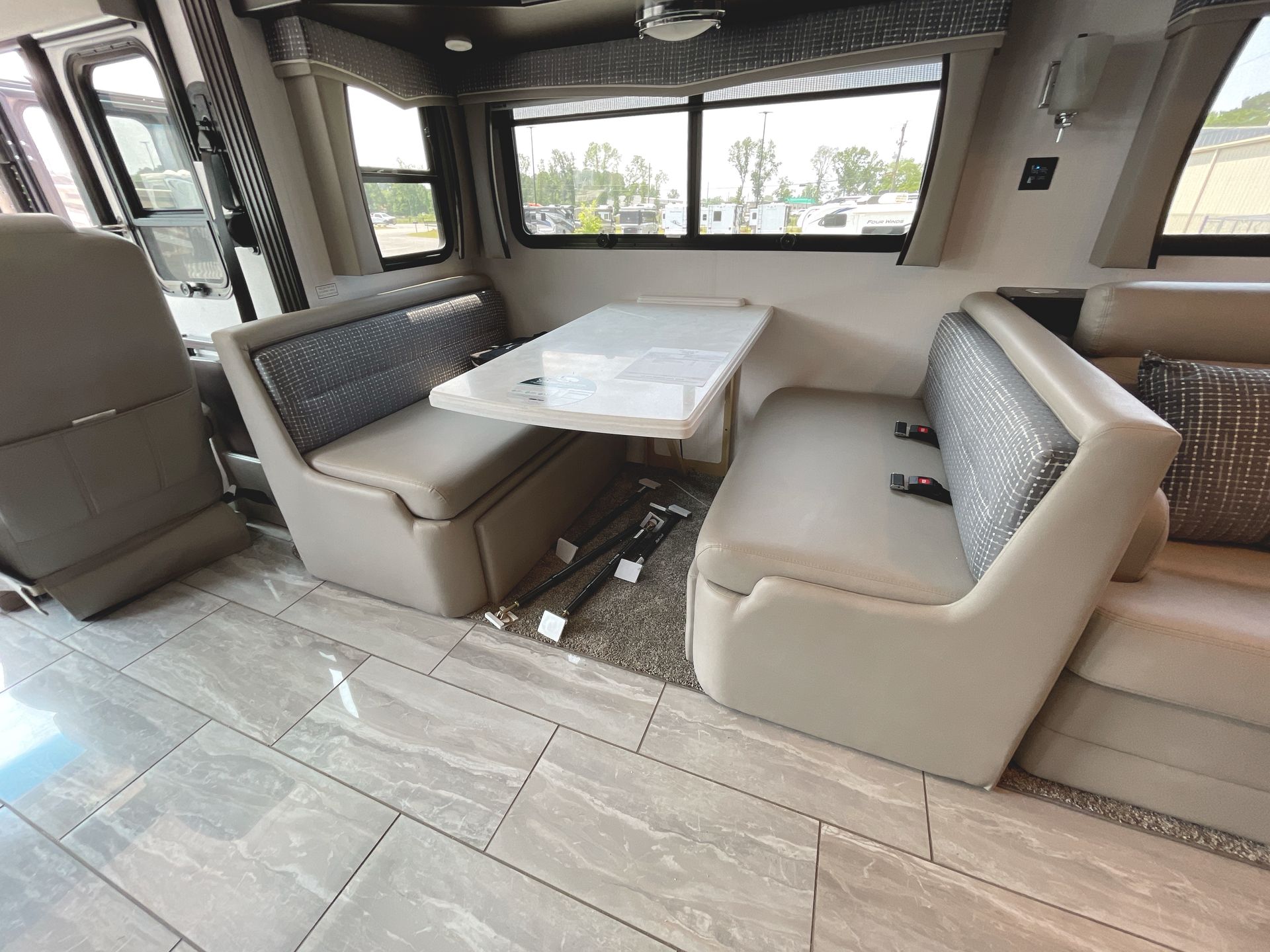 Forest River Berkshire XLT 45A