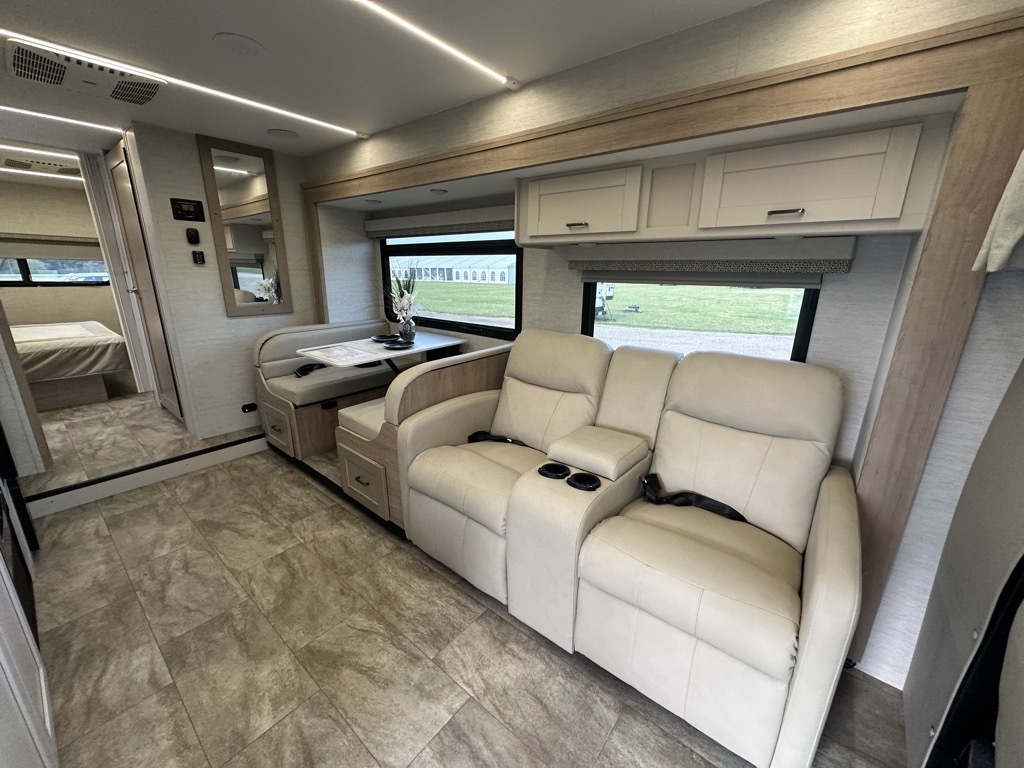 Gulf Stream Conquest 6320
