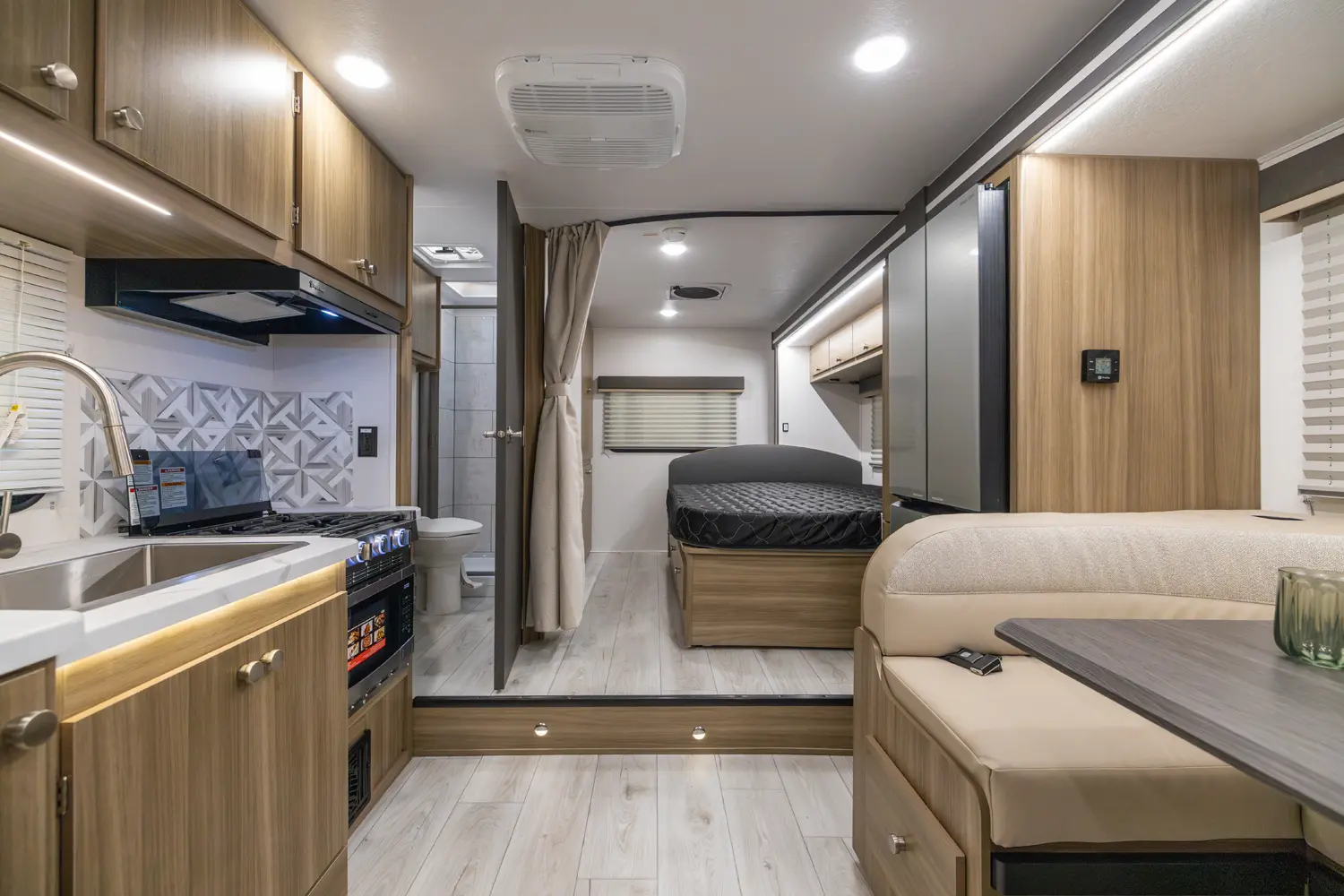 COACHMEN FREELANDER 23FS