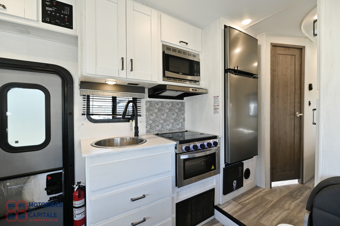 Gulf Stream CONQUEST 6220