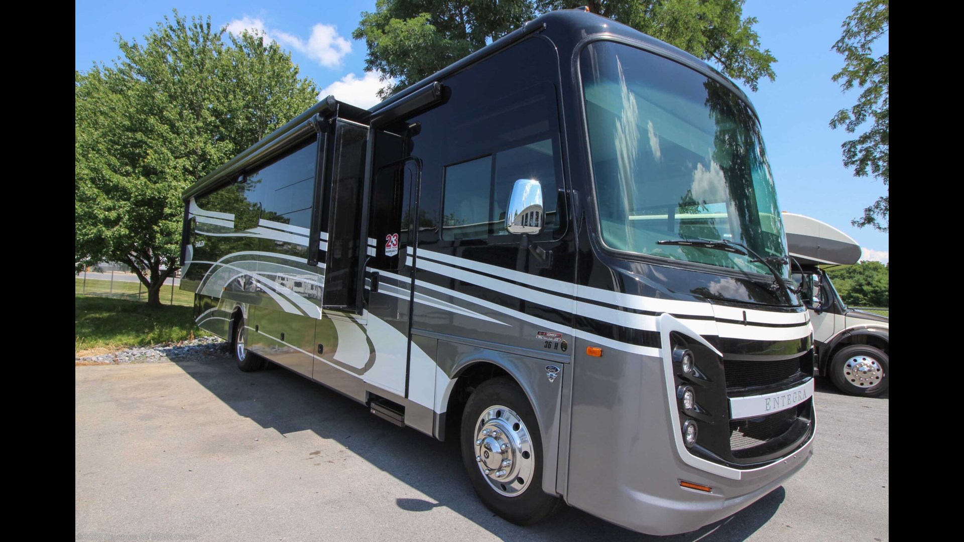 ENTEGRA COACH EMBLEM 36U