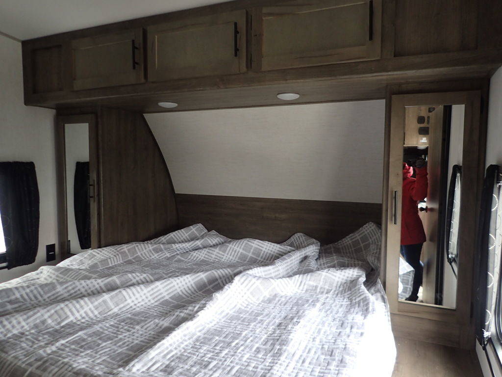 FOREST RIVER WOLF PACK 22GOLD13