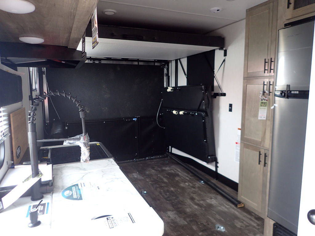 FOREST RIVER WOLF PACK 22GOLD13