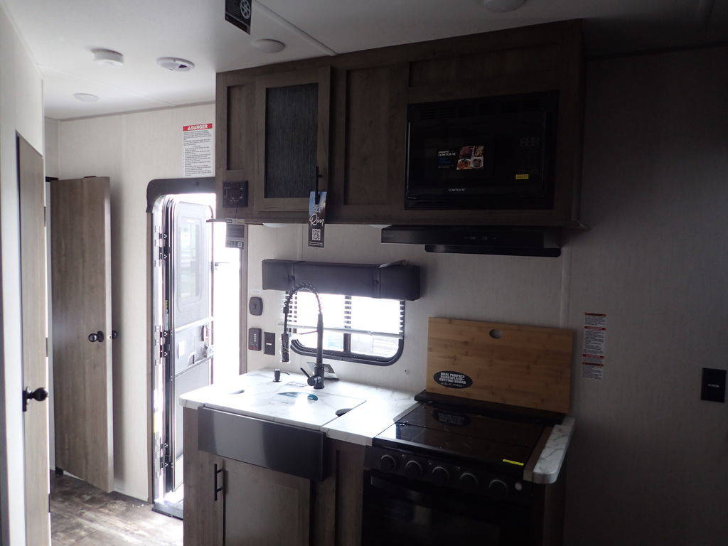 FOREST RIVER WOLF PACK 22GOLD13