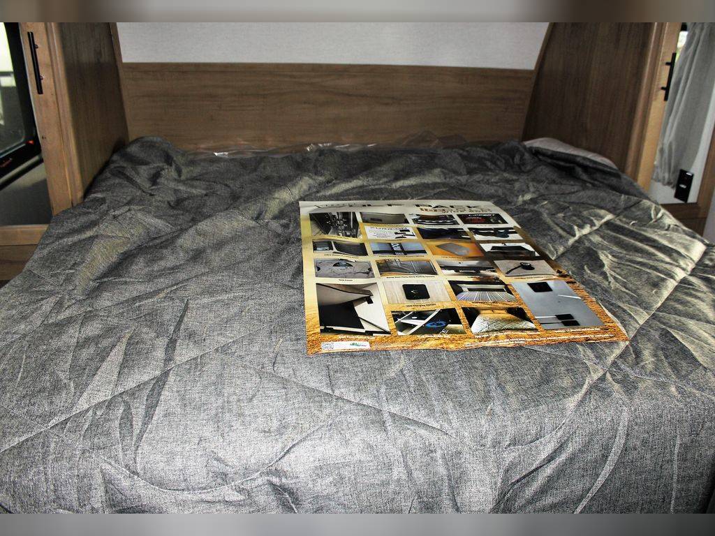 FOREST RIVER WOLF PACK 24GOLD14