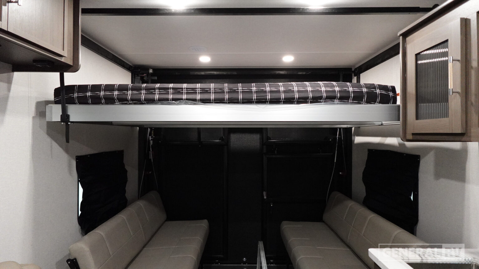 COACHMEN ADRENALINE 27KB