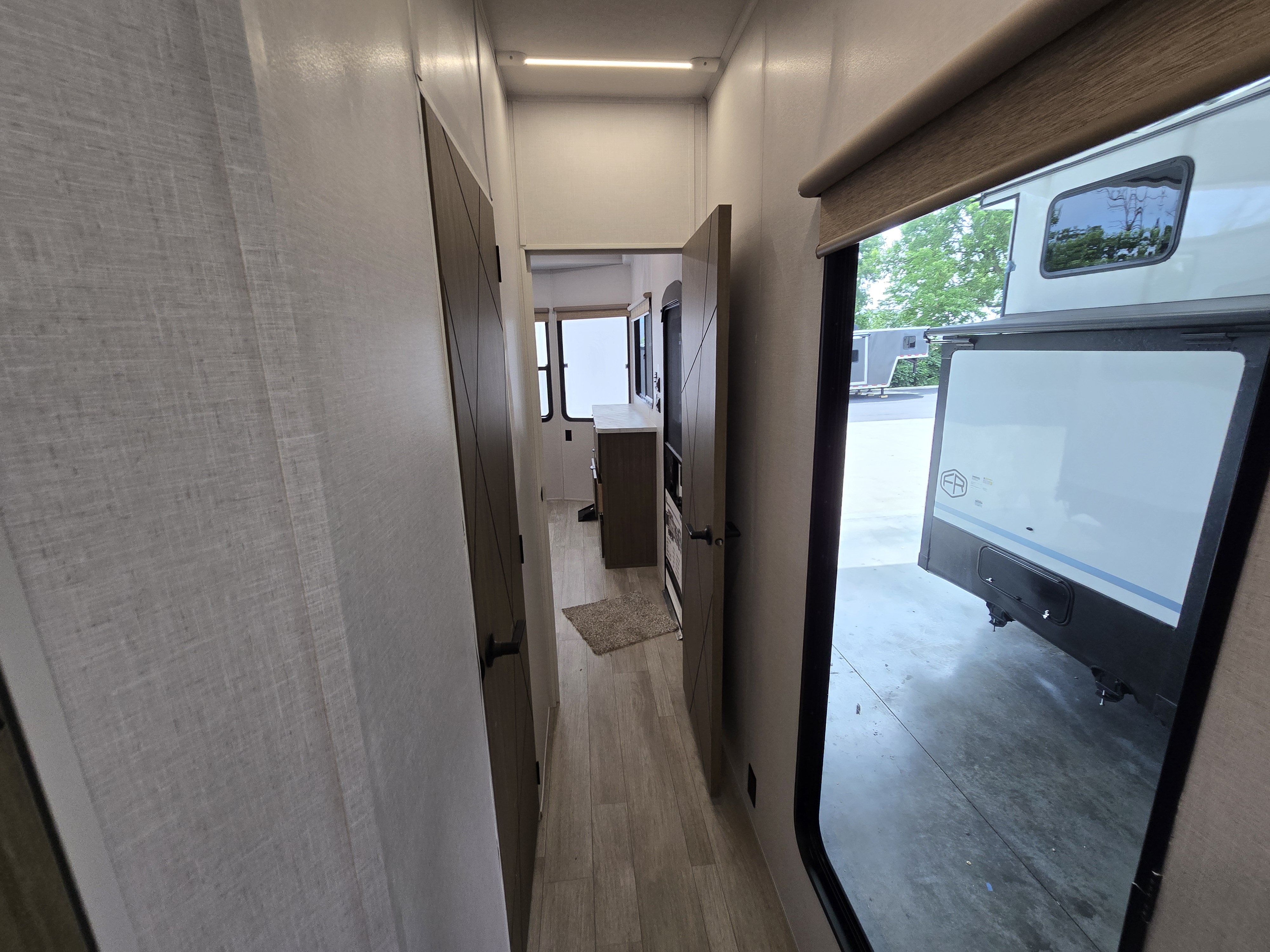 FOREST RIVER SALEM VILLA 40RLB