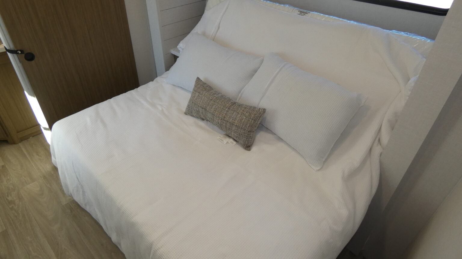 FOREST RIVER SALEM VILLA 40ZZZ