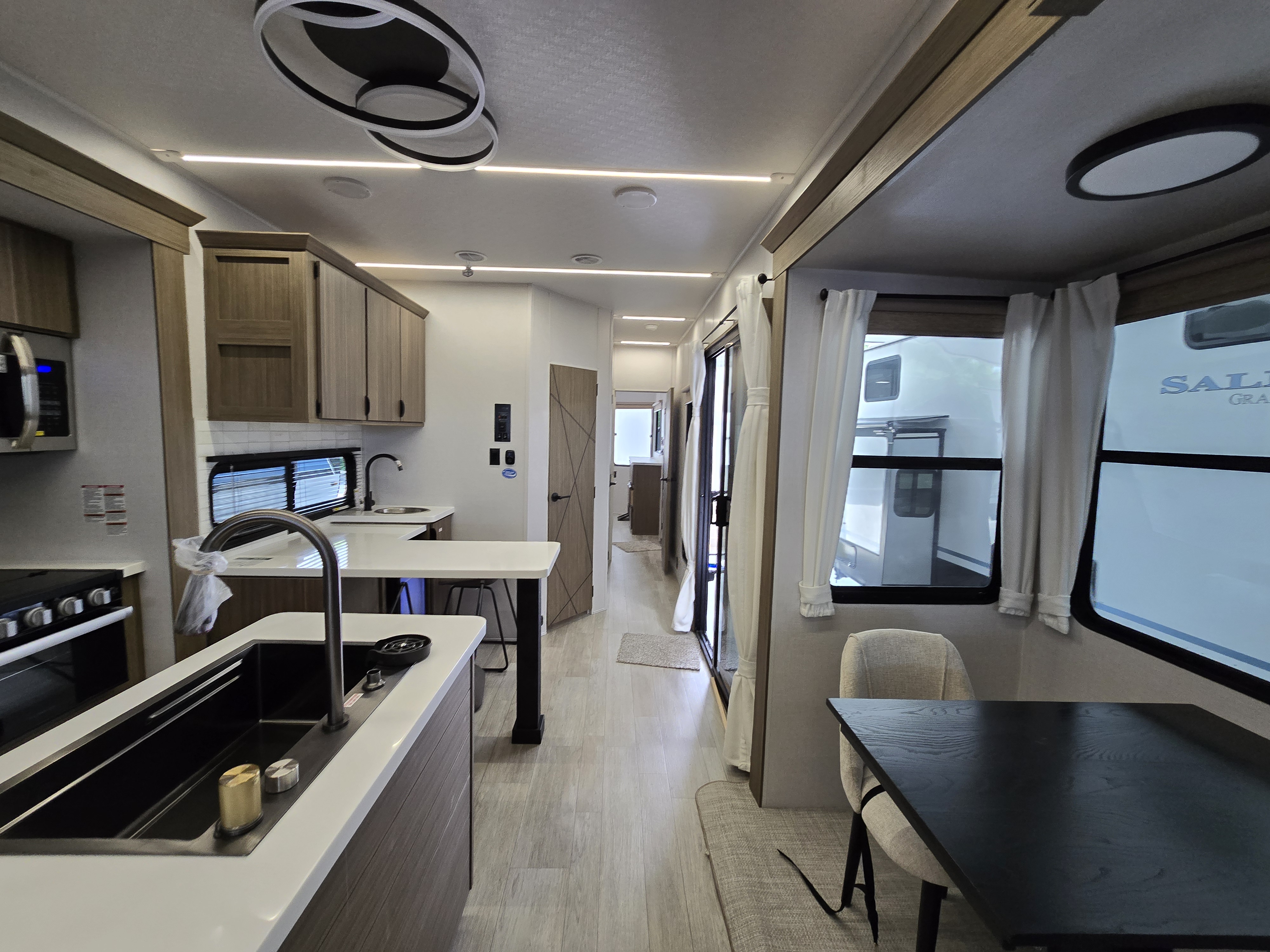 FOREST RIVER SALEM VILLA 40RLB