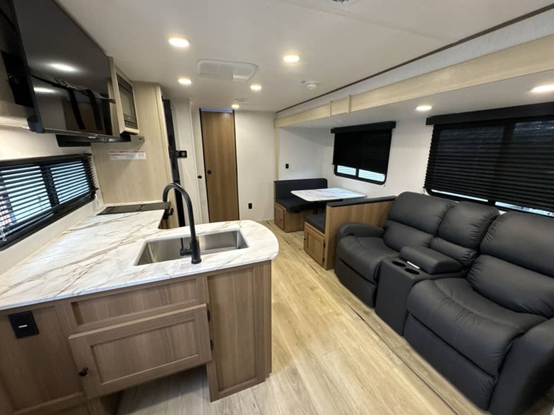 COACHMEN APEX ULTRA LITE 24RBX