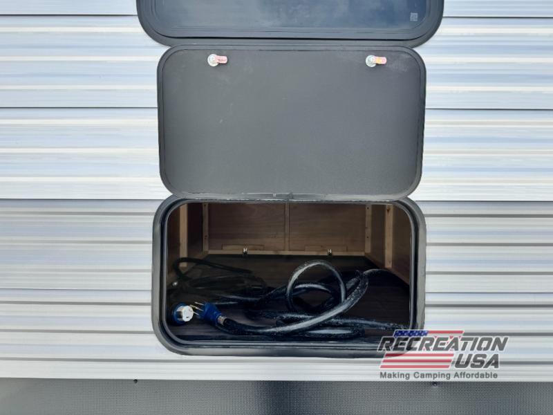COACHMEN CATALINA LEGACY EDITION 343BHTS-DEN
