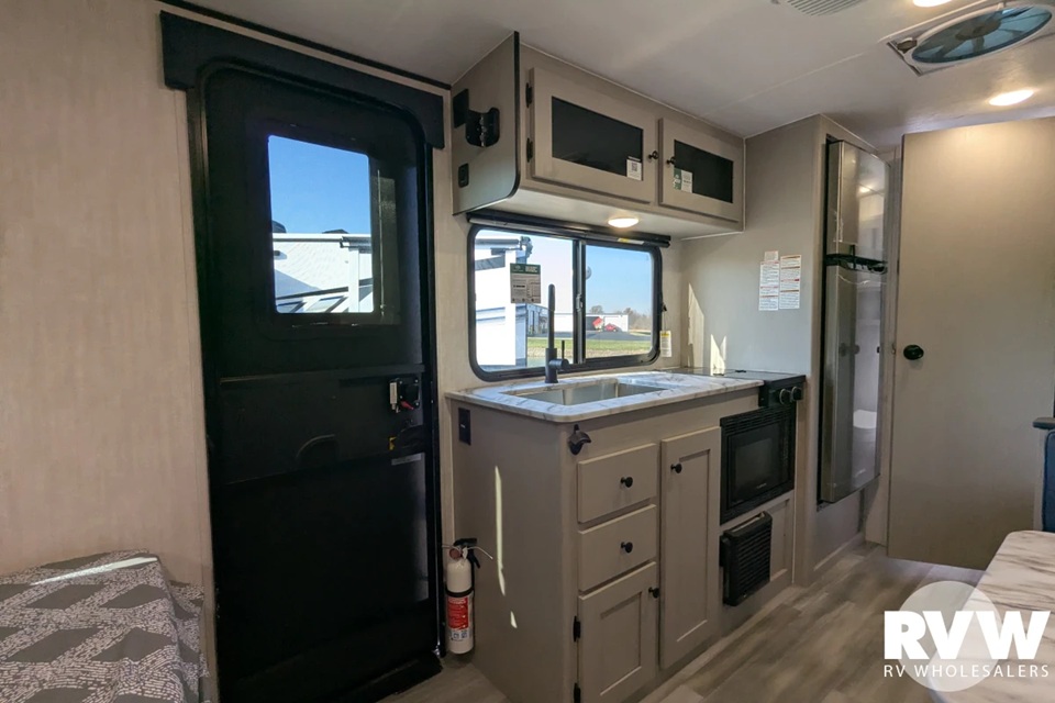 Coachmen Apex Nano 185BH