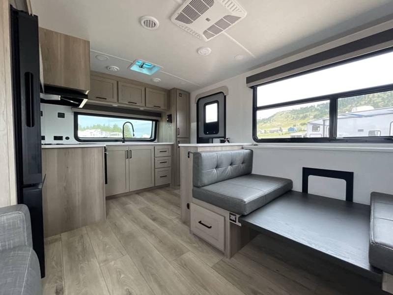 FOREST RIVER ROCKWOOD ULTRA LITE 2619FK