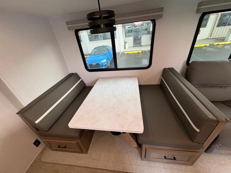 COACHMEN FREEDOM EXPRESS ULTRA LITE 320BHDS