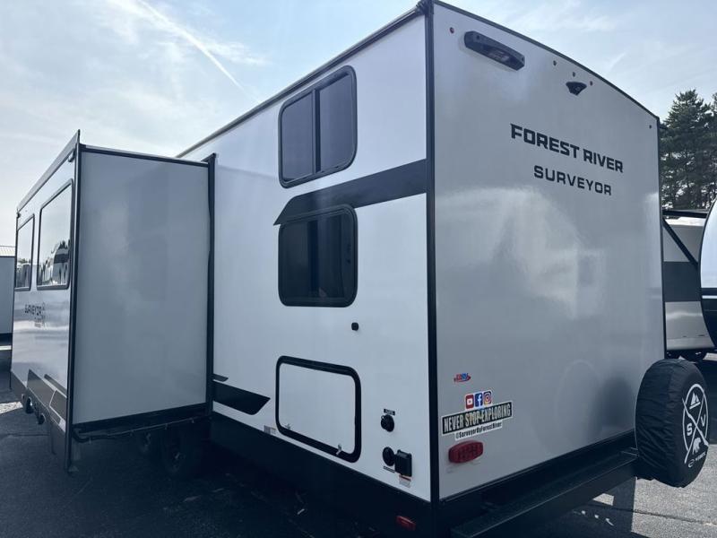 FOREST RIVER SURVEYOR 27CAMP