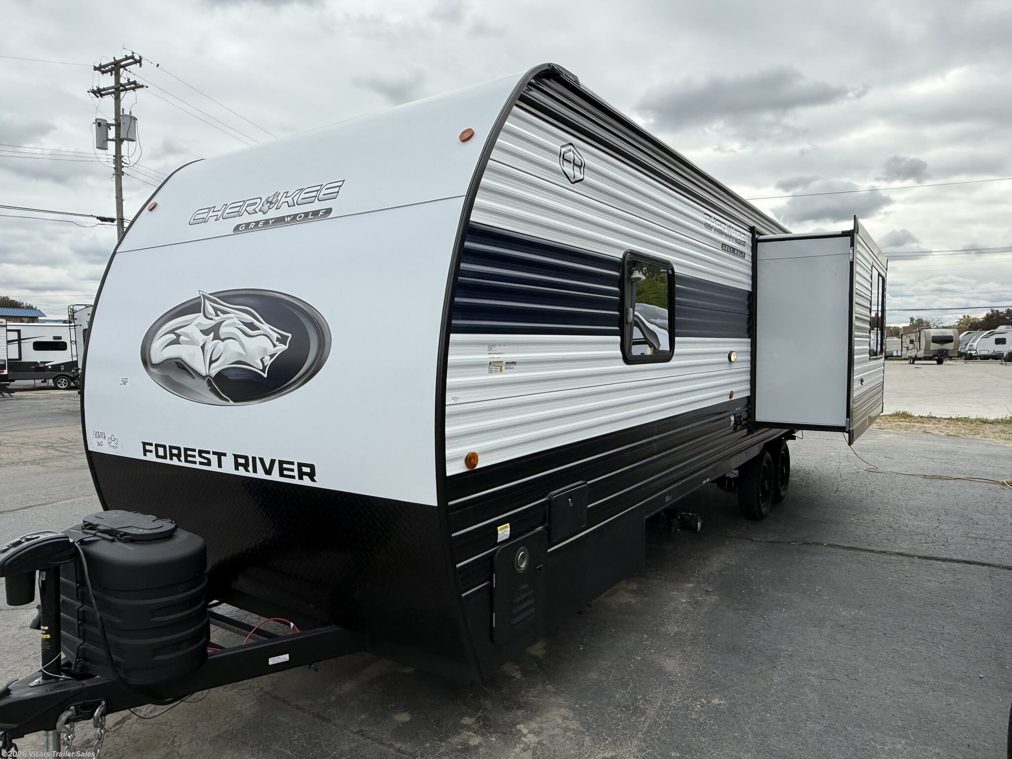 CHEROKEE GREY WOLF 26SS