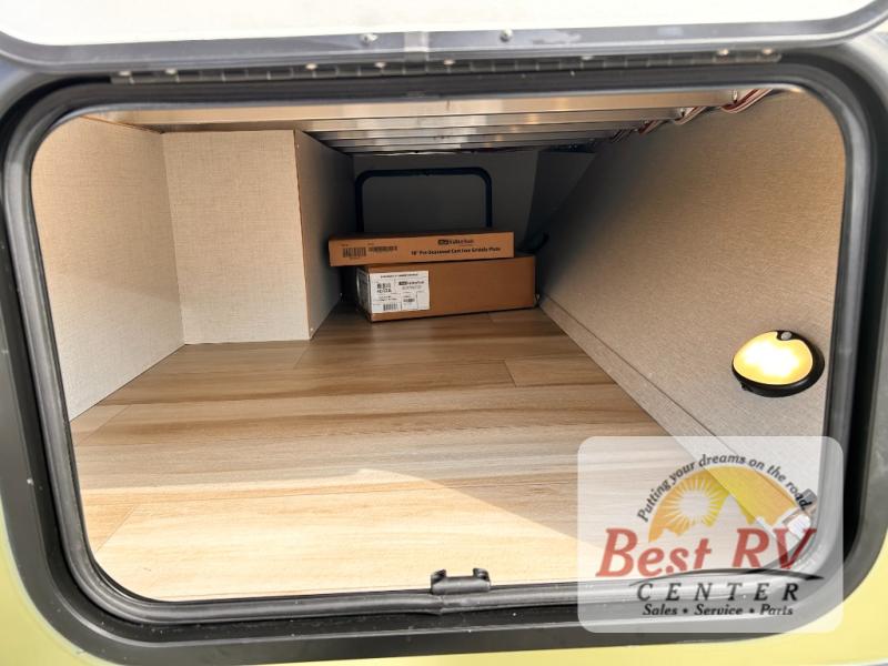 FOREST RIVER NO BOUNDARIES 20.2