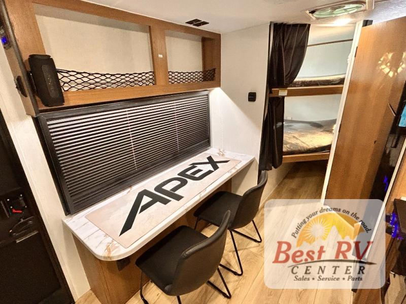 Coachmen Apex NANO 183BH