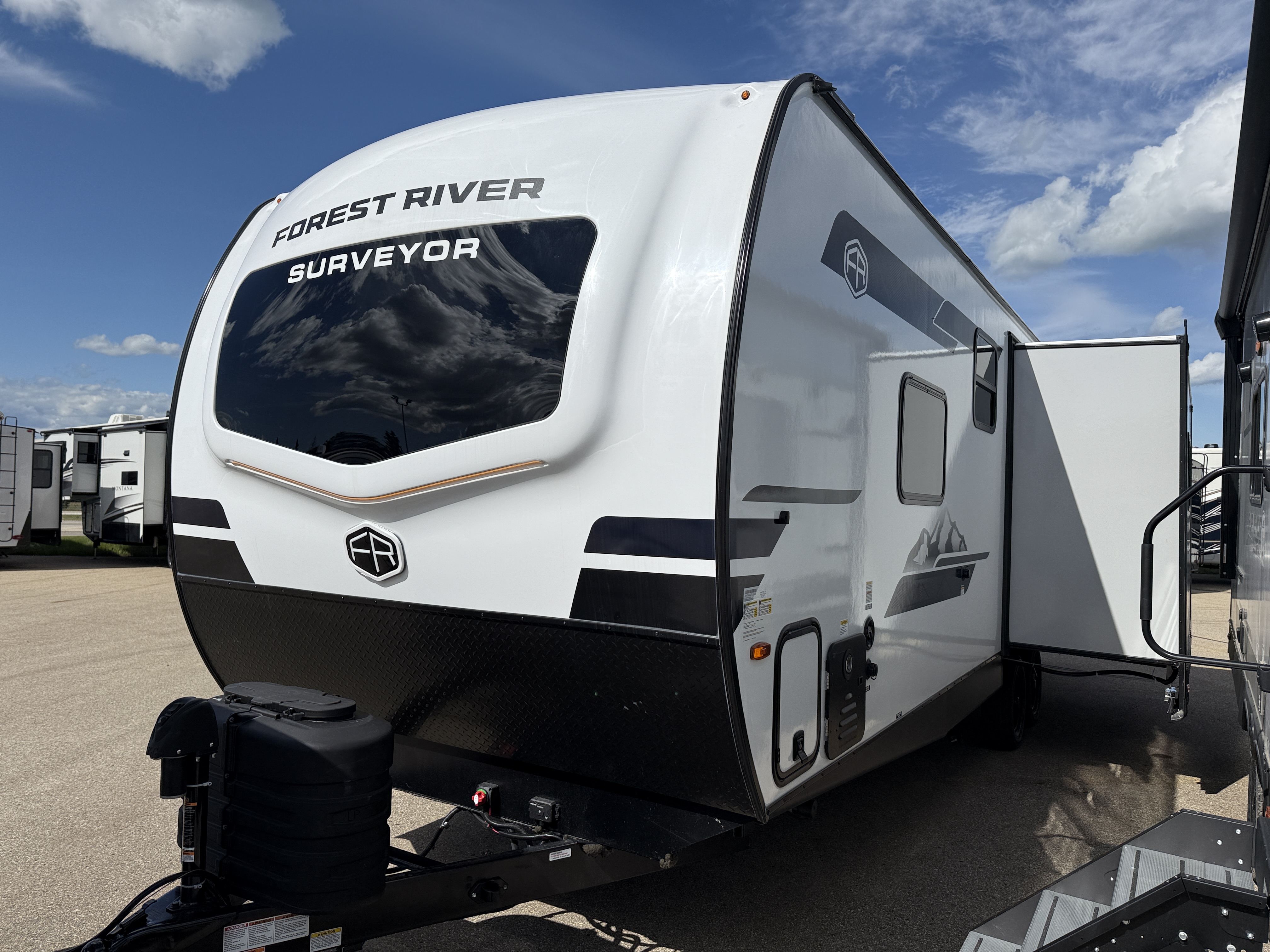 FOREST RIVER SURVEYOR 253RLS